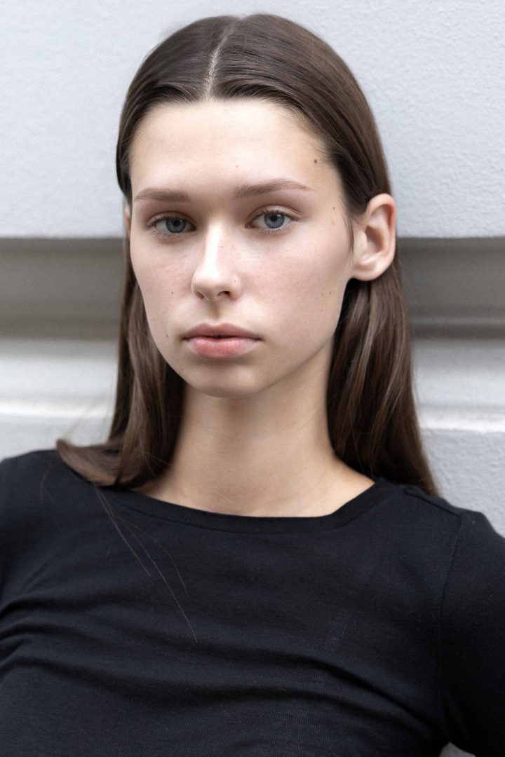 MOON_MODELS_LARA_POLAS (1)